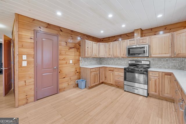 215 Stonehedge Drive, Clarkesville, GA 30523