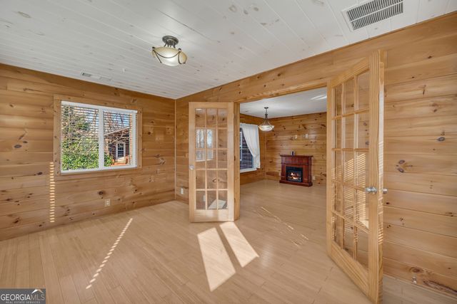 215 Stonehedge Drive, Clarkesville, GA 30523