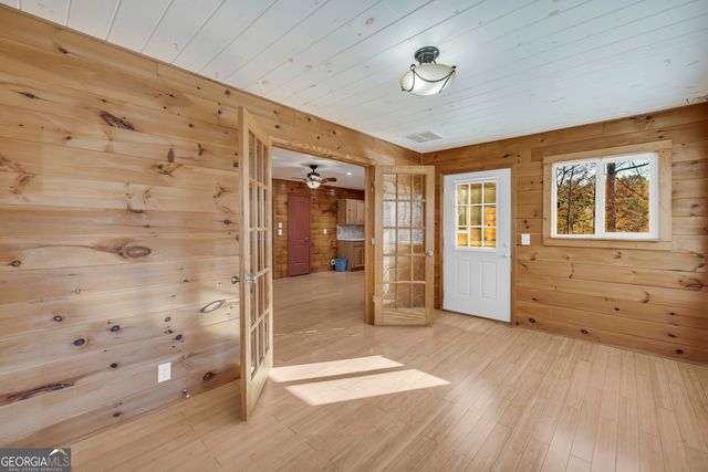 215 Stonehedge Drive, Clarkesville, GA 30523