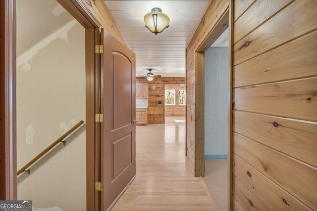 215 Stonehedge Drive, Clarkesville, GA 30523