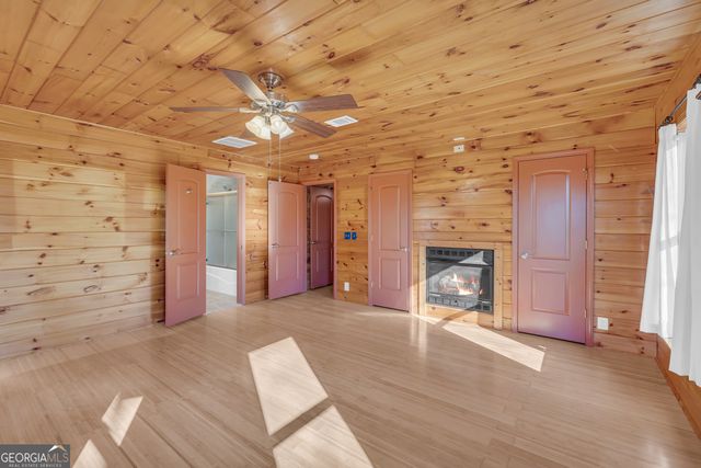 215 Stonehedge Drive, Clarkesville, GA 30523