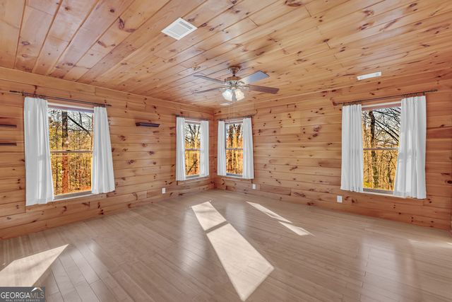 215 Stonehedge Drive, Clarkesville, GA 30523