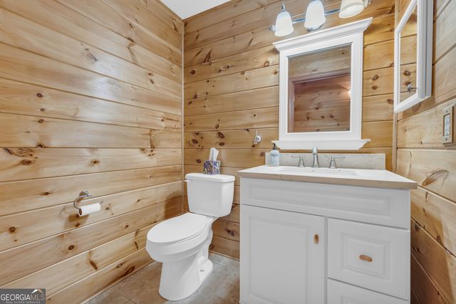 215 Stonehedge Drive, Clarkesville, GA 30523