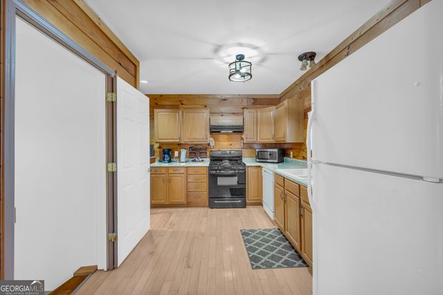 215 Stonehedge Drive, Clarkesville, GA 30523