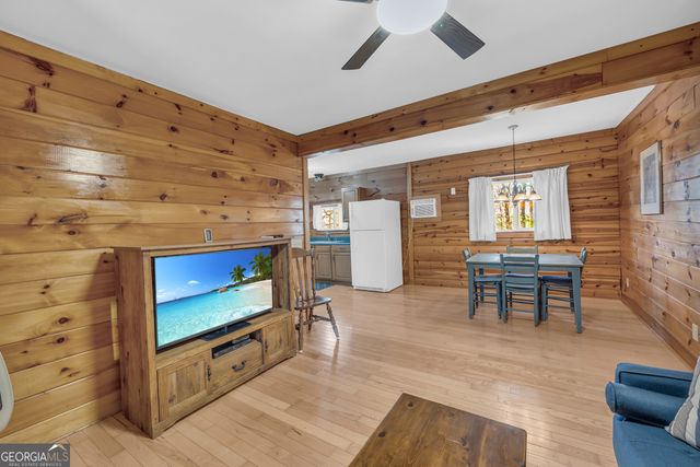 215 Stonehedge Drive, Clarkesville, GA 30523