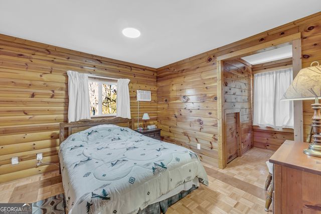 215 Stonehedge Drive, Clarkesville, GA 30523