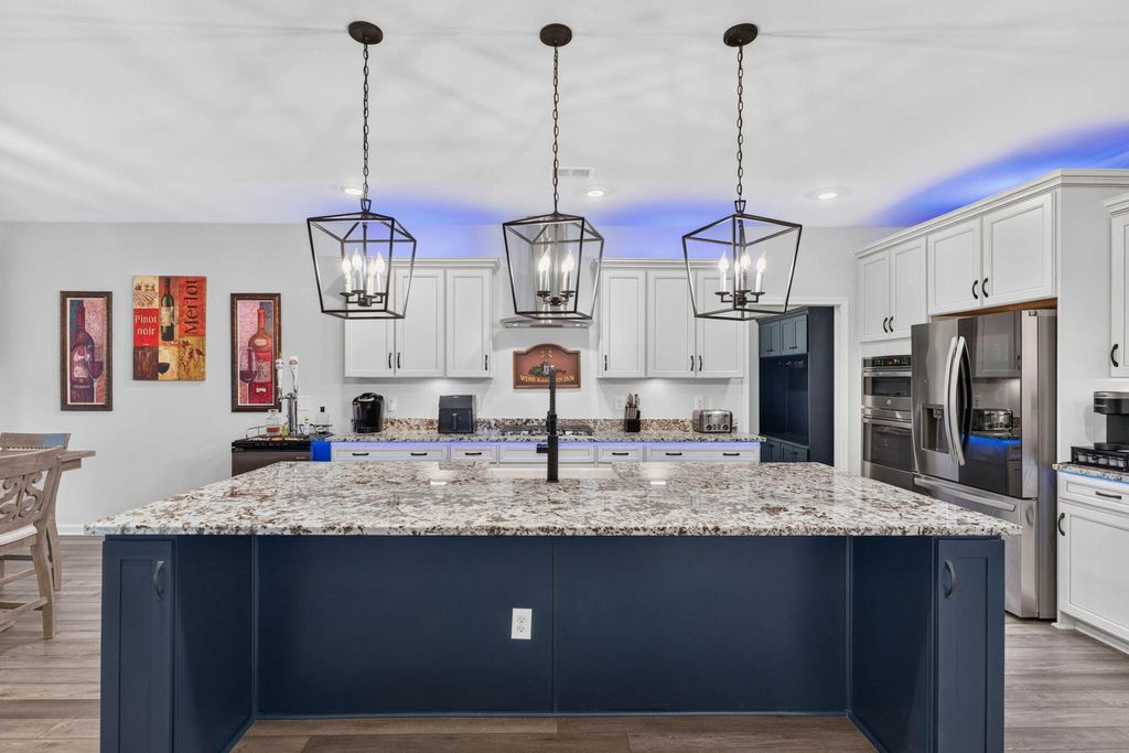 Image 14 of property listing at 412 Rowley Lane, Summerville, SC 29486