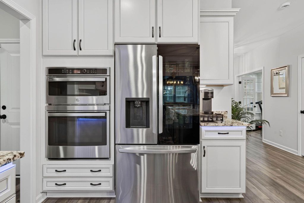 Image 17 of property listing at 412 Rowley Lane, Summerville, SC 29486