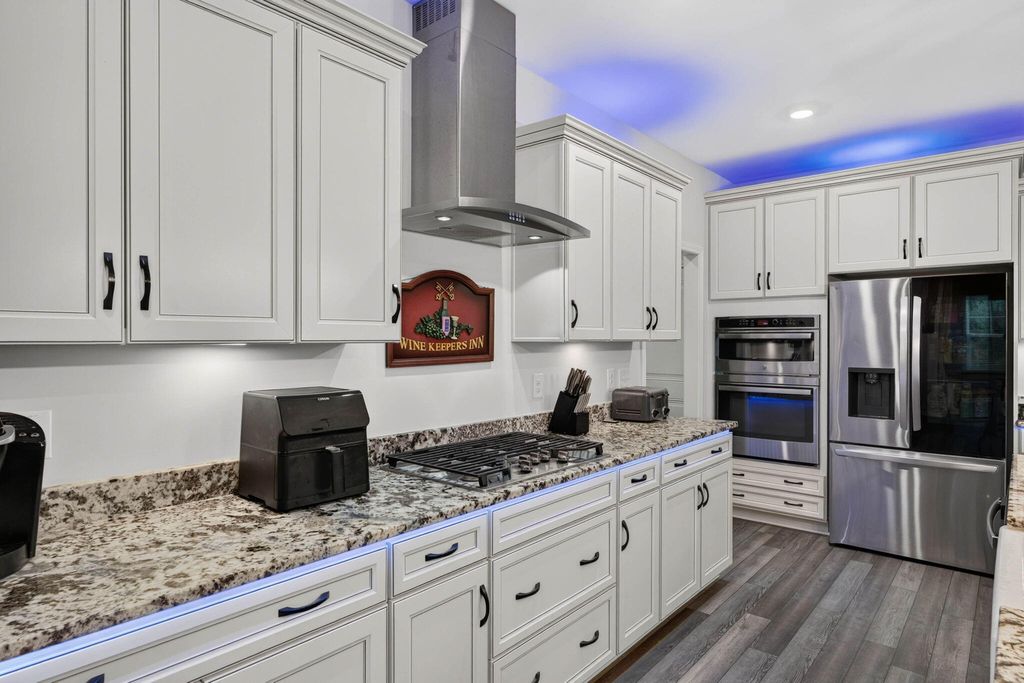 Image 18 of property listing at 412 Rowley Lane, Summerville, SC 29486