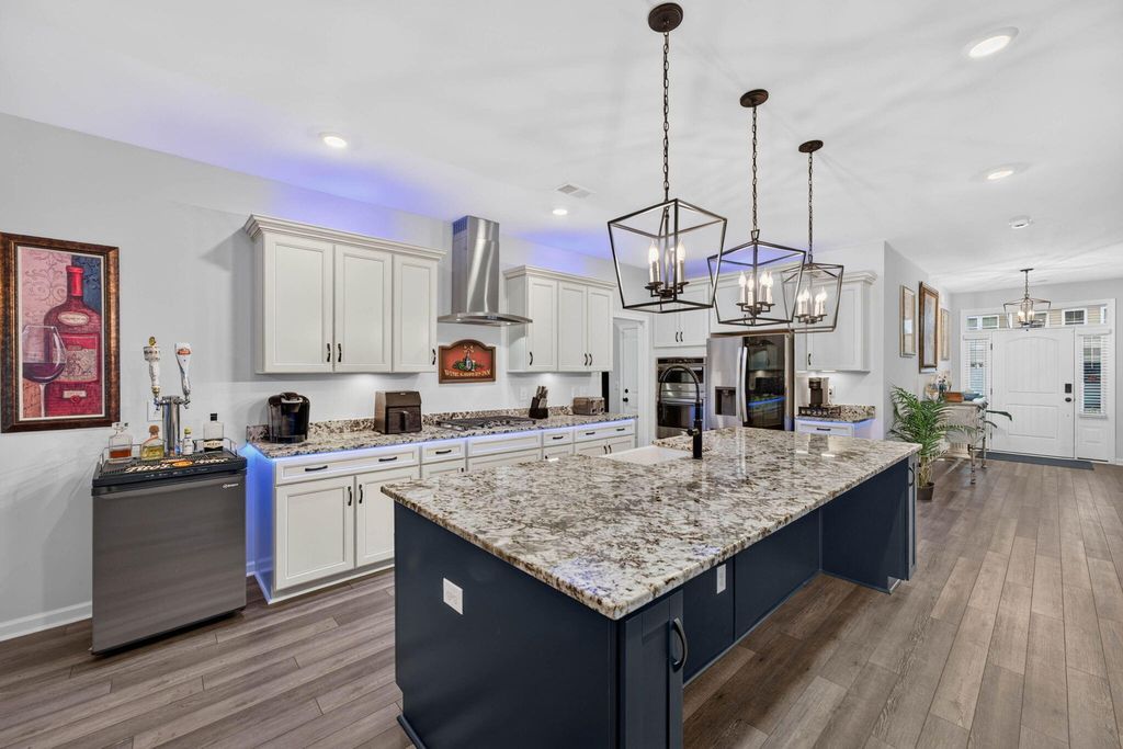Image 23 of property listing at 412 Rowley Lane, Summerville, SC 29486