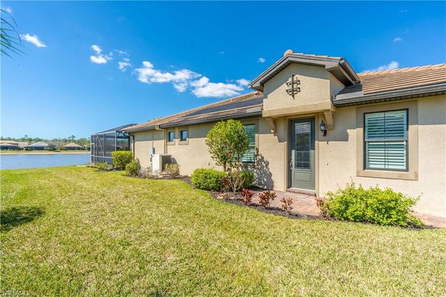 7717 Jacaranda LN, Naples, FL 34114