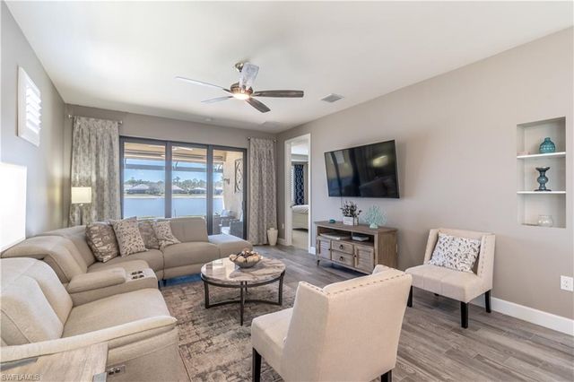 7717 Jacaranda LN, Naples, FL 34114