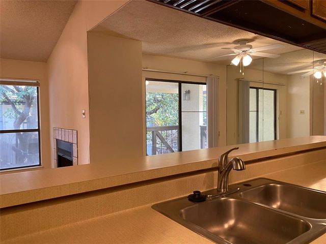 806 W 24th ST 306, Austin, TX 78705