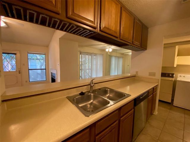 806 W 24th ST 306, Austin, TX 78705