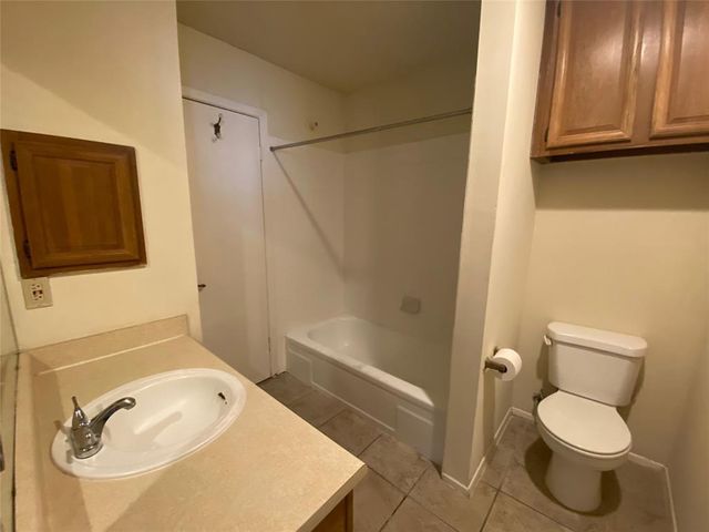 806 W 24th ST 306, Austin, TX 78705