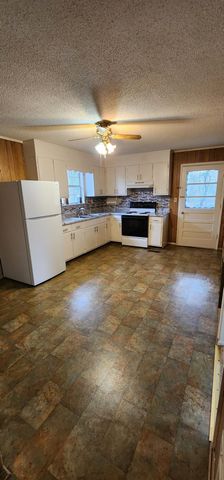 823 Dutchtown Road, Tracy City, TN 37387