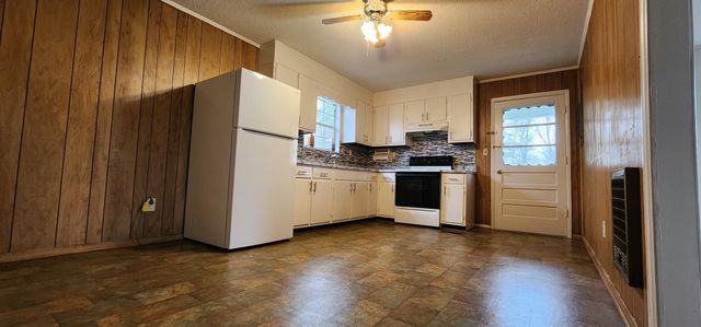 823 Dutchtown Road, Tracy City, TN 37387