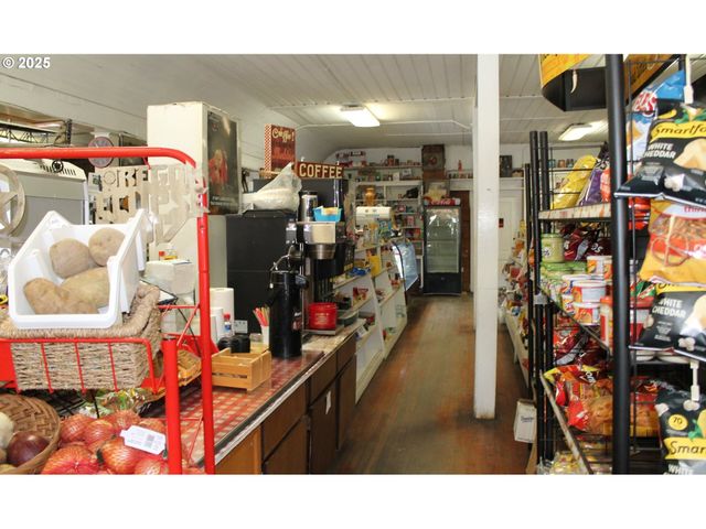 207 W FRANKLIN Ave, Dayville, OR 97825