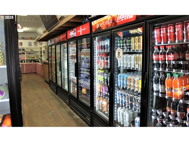 207 W FRANKLIN Ave, Dayville, OR 97825