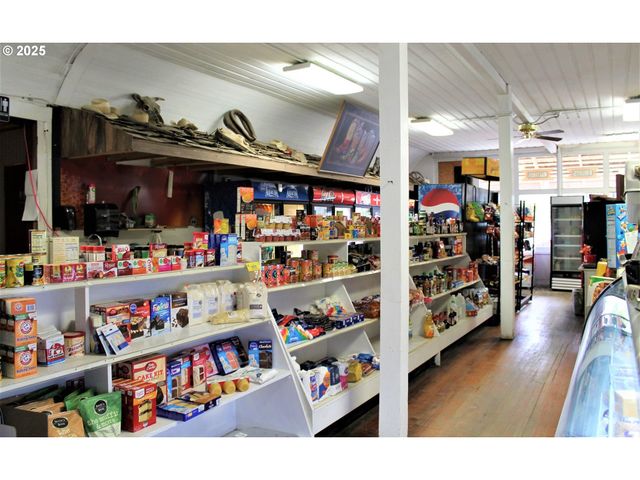 207 W FRANKLIN Ave, Dayville, OR 97825