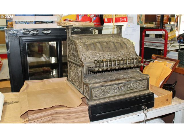 207 W FRANKLIN Ave, Dayville, OR 97825