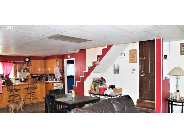 207 W FRANKLIN Ave, Dayville, OR 97825