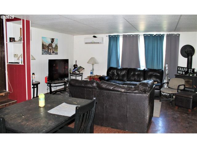207 W FRANKLIN Ave, Dayville, OR 97825