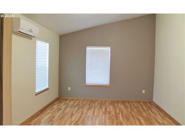 207 W FRANKLIN Ave, Dayville, OR 97825