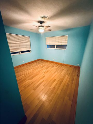 5349 Balsam Terrace, Plantation, FL 33317