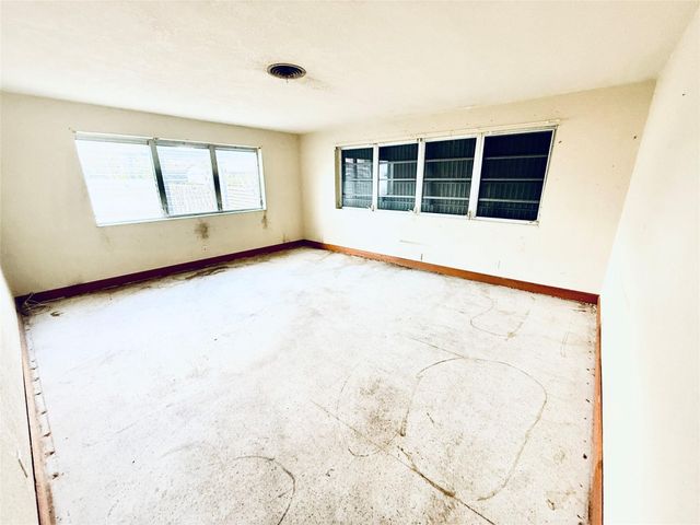 5349 Balsam Terrace, Plantation, FL 33317