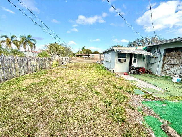 5349 Balsam Terrace, Plantation, FL 33317