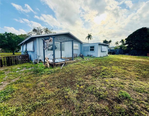 5349 Balsam Terrace, Plantation, FL 33317