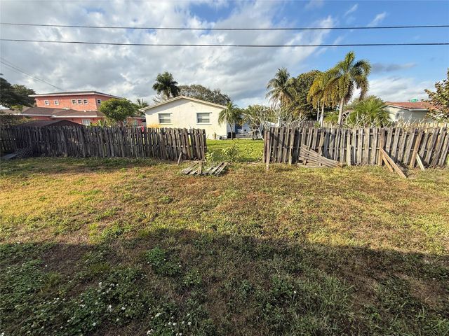 5349 Balsam Terrace, Plantation, FL 33317