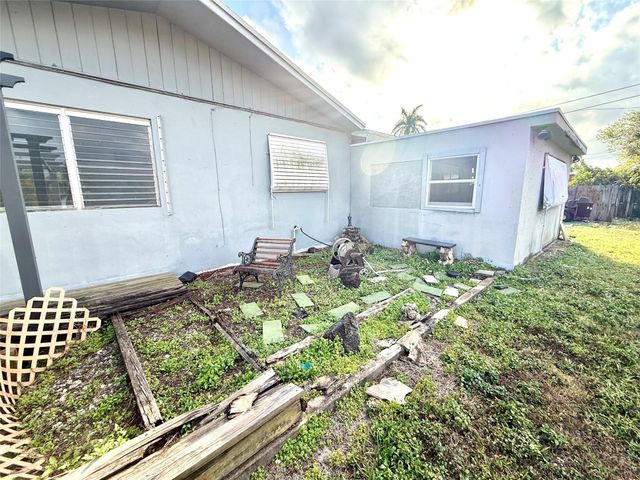 5349 Balsam Terrace, Plantation, FL 33317