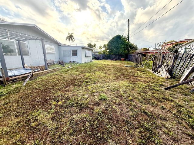 5349 Balsam Terrace, Plantation, FL 33317