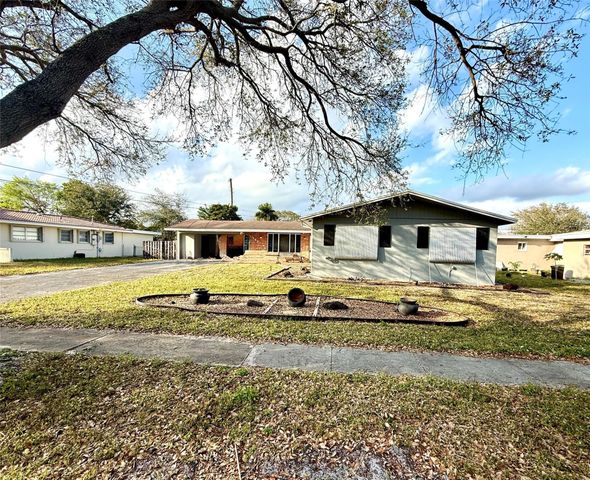 5349 Balsam Terrace, Plantation, FL 33317