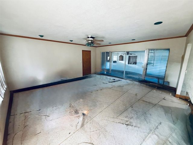 5349 Balsam Terrace, Plantation, FL 33317