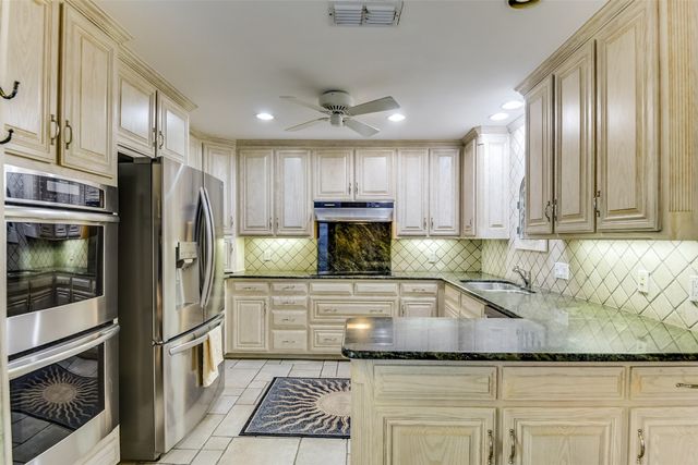 2214 Winter Sunday Way, Arlington, TX 76012