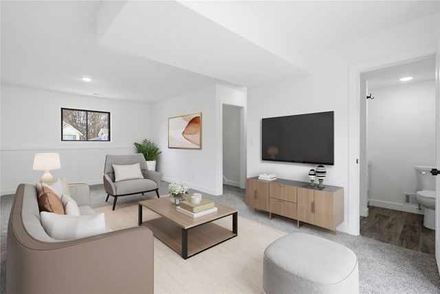 3809 11th Street, Des Moines, IA 50313