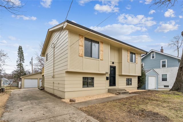 3809 11th Street, Des Moines, IA 50313
