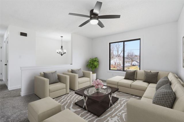 3809 11th Street, Des Moines, IA 50313