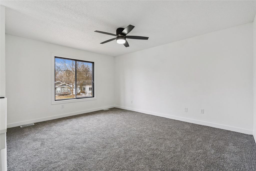 3809 11th Street, Des Moines, IA 50313