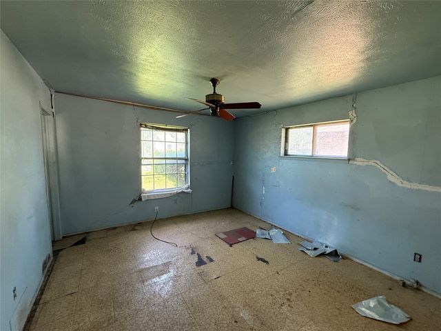 1546 Oakbrook Street, Lancaster, TX 75134