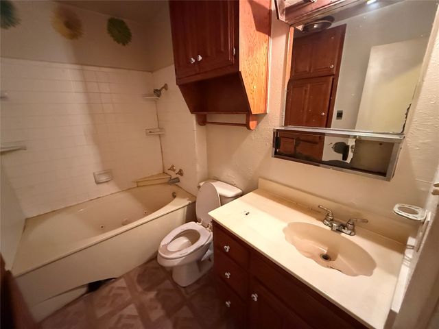 1546 Oakbrook Street, Lancaster, TX 75134