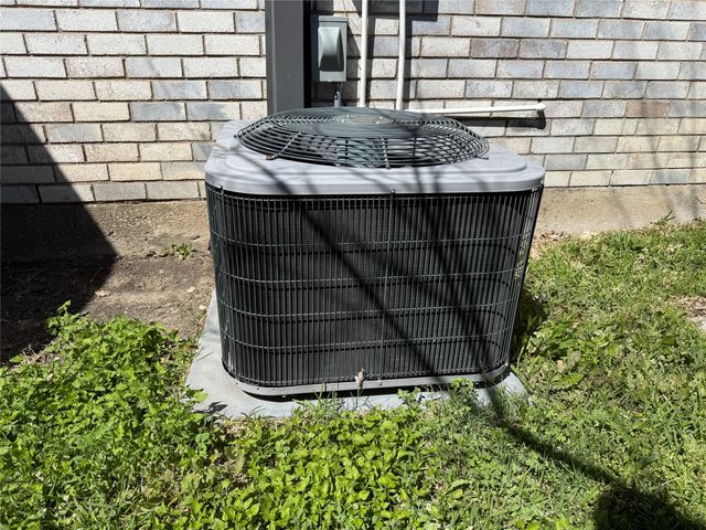 1546 Oakbrook Street, Lancaster, TX 75134