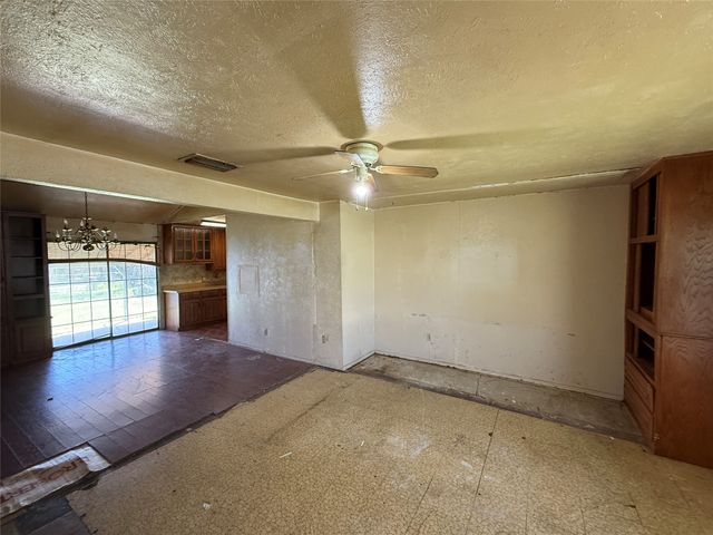 1546 Oakbrook Street, Lancaster, TX 75134