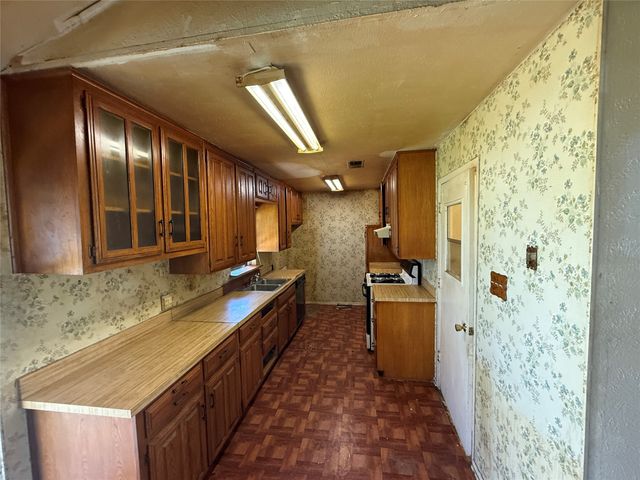 1546 Oakbrook Street, Lancaster, TX 75134