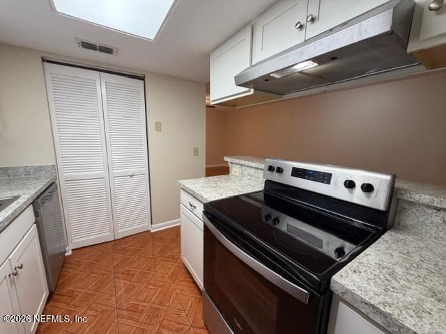 5627 PINEBAY Circle S, Jacksonville, FL 32244