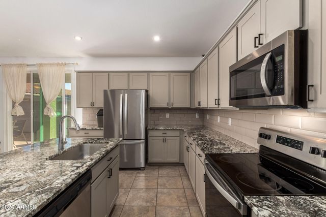 17449 W PATRICK Lane, Surprise, AZ 85387