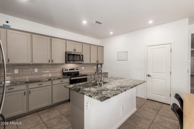 17449 W PATRICK Lane, Surprise, AZ 85387